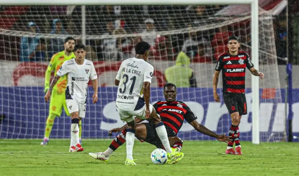Confira a situação complicada de Flamengo e Fortaleza na Libertadores